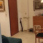 Apartment 14 Rom